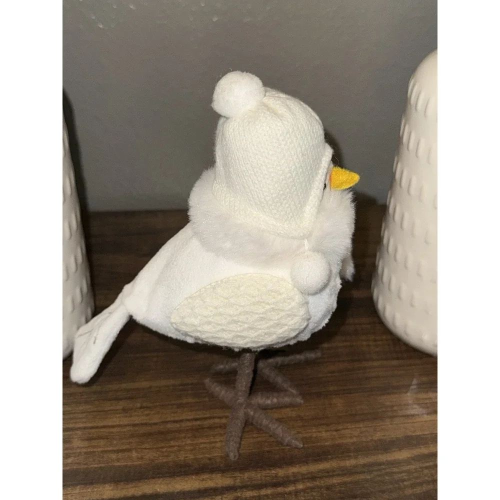 2021 Target Featherly Friends‎ FLURRY Winter Snow Bird Seasonal Decor Props